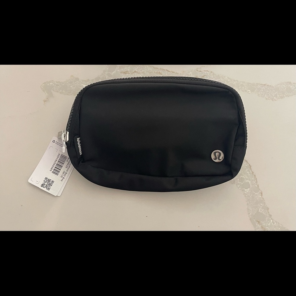 NWT-Everywhere Belt Bag